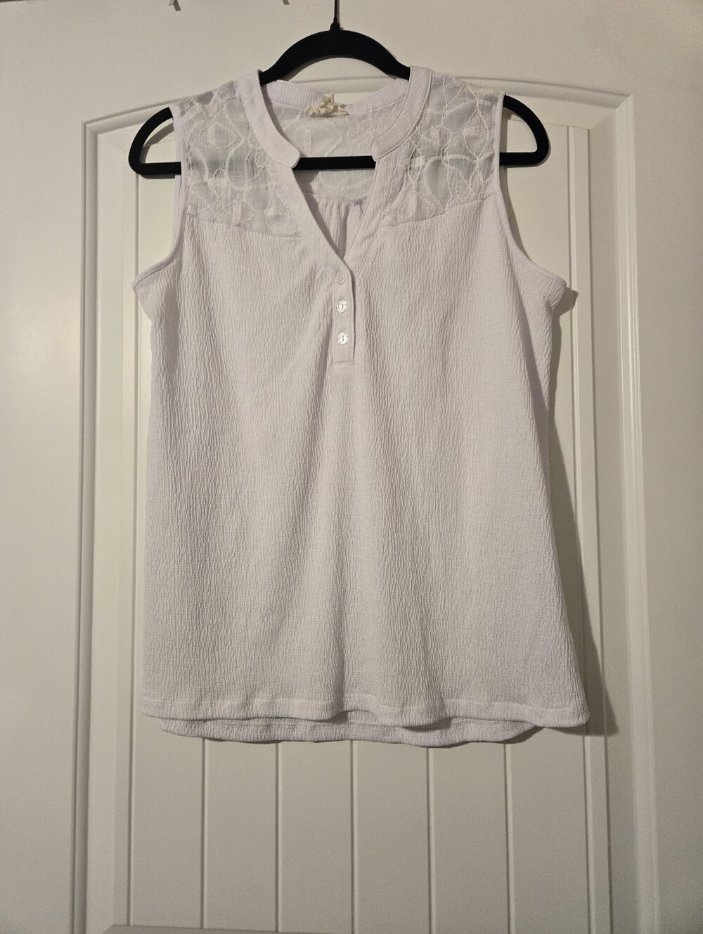 Como Blu White Lace Yoke Sleeveless Women's Top